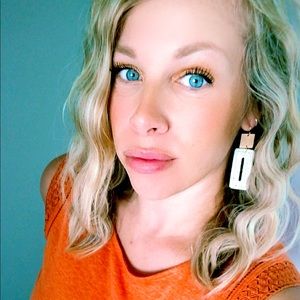 Meet your Posher, Jillian